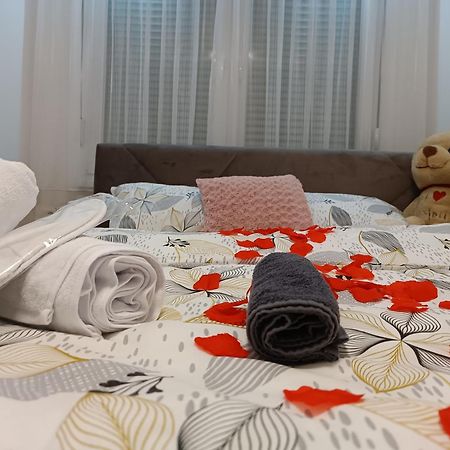 Apartman "Airplane" Сараево Екстериор снимка